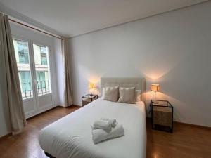 Stunning apartment in Gran Via for 4 people. S3