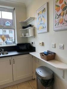 Stamford House - Superb Short Stays with private parking