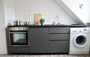 BEGE APARTMENTS: BUSINESS QUARTERS
