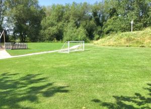 Spinnaker Lodge · Cotswolds Lakeside Home