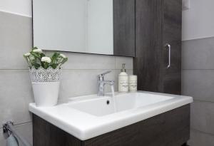 Youhosty - Pellegrini 84