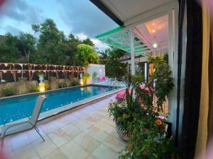 Bird in the garden Pool Villa