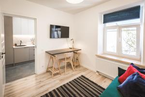 Bearsleys Knights Apartments