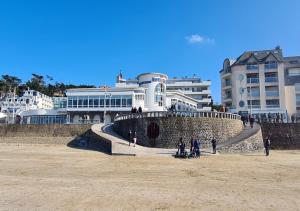 Maisons de vacances Le Galion - Maison avec terrasses proche plage : photos des chambres