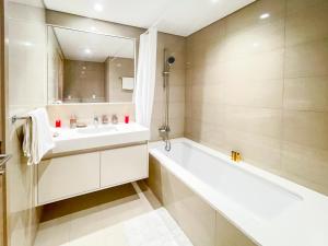 Beautiful apartment by Dubai Mall 161BR-2