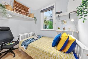 Artists Bright Hampstead Heath Village 2 bed
