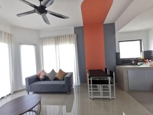 Happy Villa (Marina View Villas)