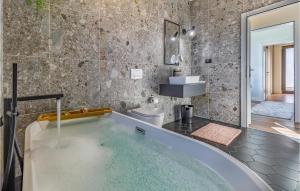 3 Bedroom Awesome Home In Orbanici