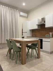 MIRACLES ON 32TH STREET