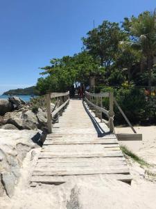 Apto em condomínio no centro de Bombinhas, próximo da praia