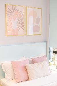 Downtown Studios - Your Modern Escape near Ateneul Roman