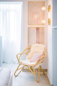 Downtown Studios - Your Modern Escape near Ateneul Roman