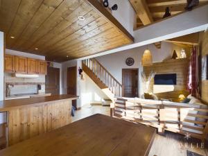 Duplex 3 pièces, centre station, 6 pers, classé 3*, proche remontées, balcon Sud-Est, casier à skis - FR-1-398-595