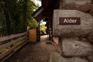 Alder Lodge with Hot-tub