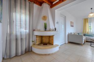 Sea Crest villa,vacation rental,pool,garden,sea view,private parking