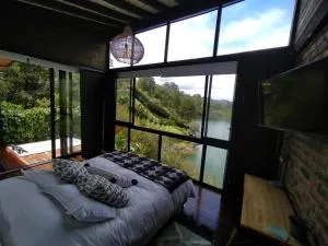 Cabaña con jacuzzi y acceso al embalse Portum III - La Pradera