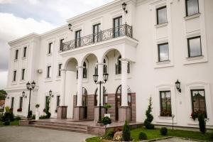 Apartments & rooms Beli Dvor