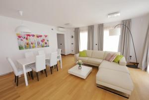 Apartments Poville Residence