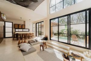 Villa Viento 4br 8pp Private Pool Rooftop Security