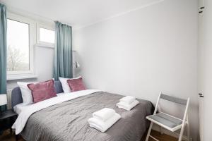 Metro Świętokrzyska Comfort Apartment by BookingHost
