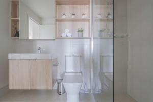 Stunning 1BD Haven with Panoramic City Views