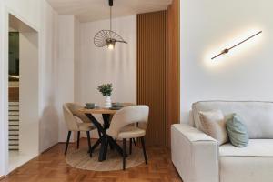 Modern Living Apt - City Center Elegance - FREE PARKING
