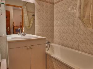 Appartements Appartement calme 4 pers, balcon sud, parking couvert - FR-1-505-16 : photos des chambres