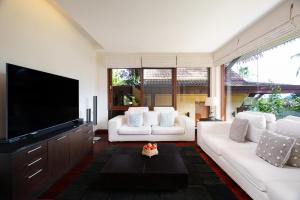 Aluna Villa - Oceanfront 4 Bedroom Villa near Kata Beach, Phuket Thailand
