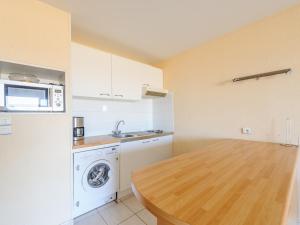 Appartements Studio face mer pour 2 pers a Chatelaillon-Plage avec parking - FR-1-535-22 : photos des chambres