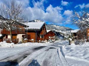 Charmant appartement pour 4 personnes au pied des pistes avec piscine - FR-1-505-110