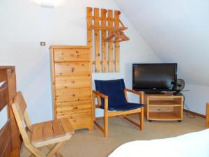 Appartements Charmant Cottage Normand avec Jardin, Proche Hippodrome, Piscine Chauffee et Tennis, Parking Prive - FR-1-487-288 : photos des chambres