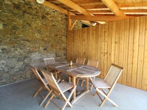 Gîte moderne avec piscine en Anjou, proche Saumur et Cholet, idéal pour familles et groupes - FR-1-622-30