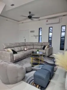 Amazonite Homestay - Pontian Besar