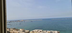 شقة فاخرة مكيفة تري البحر مباشرة