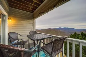 Lovely Beech Mountain Condo with Balcony and Views! - Balm