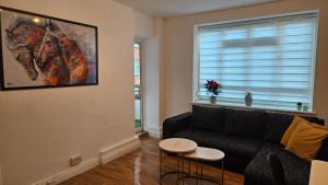 Spacious Two Bedroom Apartment in Battersea, Free Parking