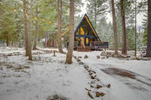 Stunning A-Frame Cabin, Steps to Clark Fork River