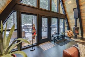Stunning A-Frame Cabin, Steps to Clark Fork River