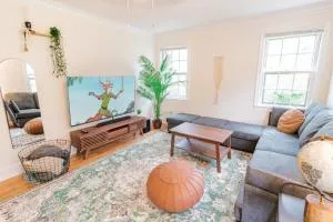 Little Johns Cottage Memphis, Pet-friendly~Parking - Oakville