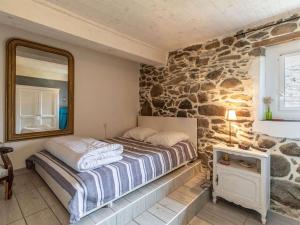 Bergerie Pyrénéenne Rénovée - 4 Chambres - 8 Pers. - Jardin - Stationnement Public - 3 Stations de Ski - FR-1-402-132