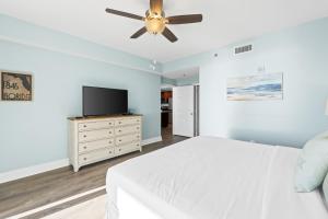 Laketown Wharf Resort #1321 by Book That Condo