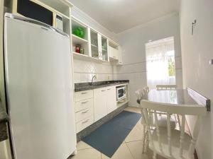 B719 - Apto para 06 pessoas com piscina perto da praia