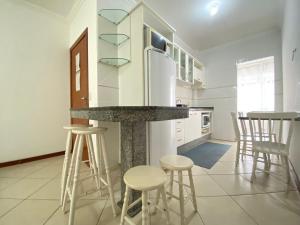 B719 - Apto para 06 pessoas com piscina perto da praia