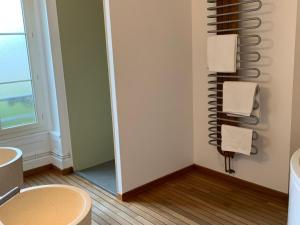 Grande maison familiale, 5 chambres, jardin, proche 24 Heures du Mans et abbaye de Solesmes. - FR-1-410-427