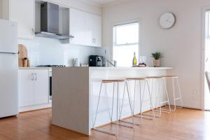 The Deck ~ Goolwa. River and Beach - Pet friendly