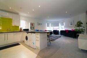 Glas Go Executive 2-Bedroom Apartment near OVO Hydro Free Parking