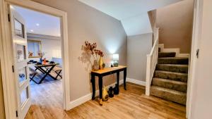 Coastal Chic 4-Bed Brighton Townhouse & Parking