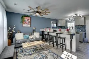 Modern Mount Airy Hideaway with Private Backyard! - Low Gap