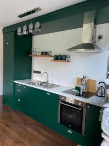 Bills Barns, Apartment 1