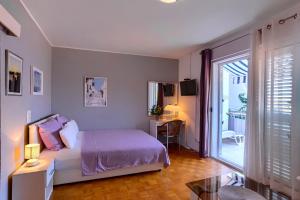 One-Bedroom Apartment with Terrace and Sea View room in Apartments by the sea Korcula - 9321